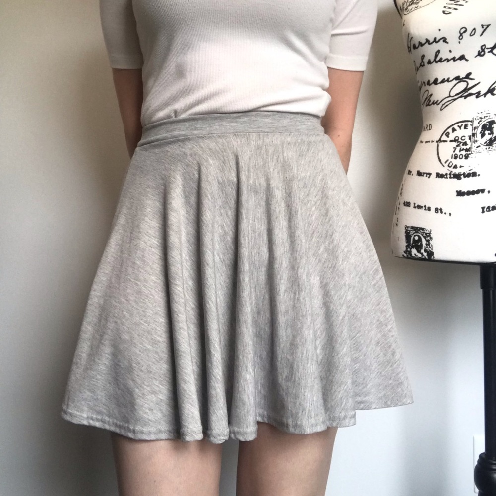 Boohoo Grey Skater Skirt - Picture 2 of 6